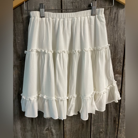 PRINCESS POLLY tiered white skirt with small ruffle detail - size medium - Picture 1 of 7